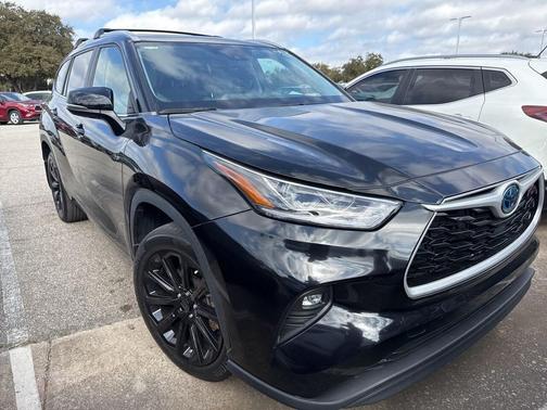 2023 Toyota Highlander Hybrid XLE