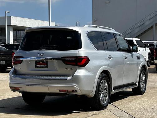 2022 INFINITI QX80 Luxe