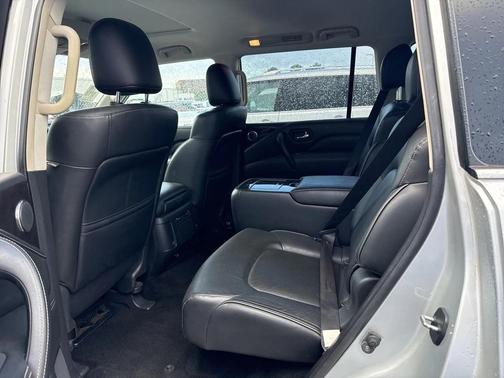 2022 INFINITI QX80 Luxe