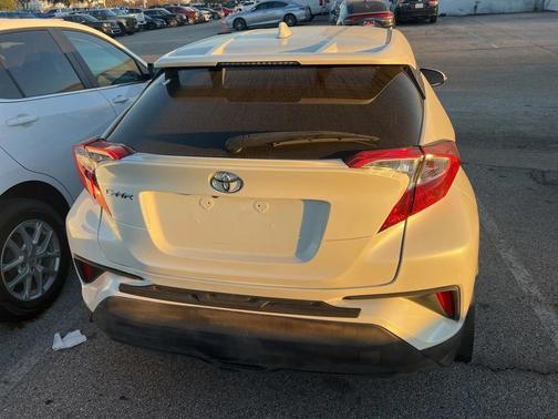 2020 Toyota C-HR LE