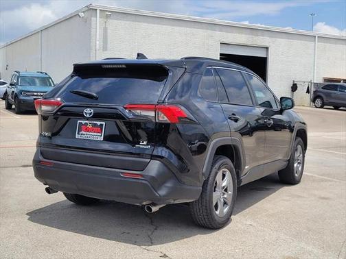 2022 Toyota RAV4 Hybrid LE