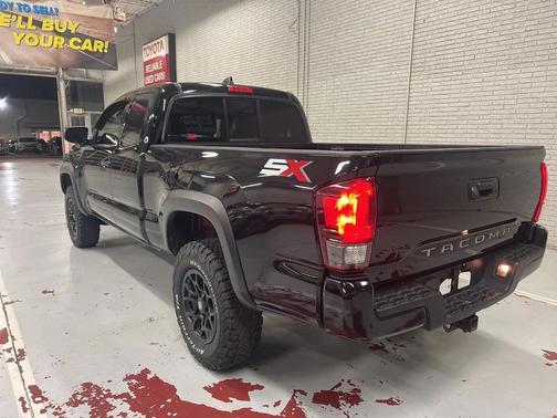 2022 Toyota Tacoma SR