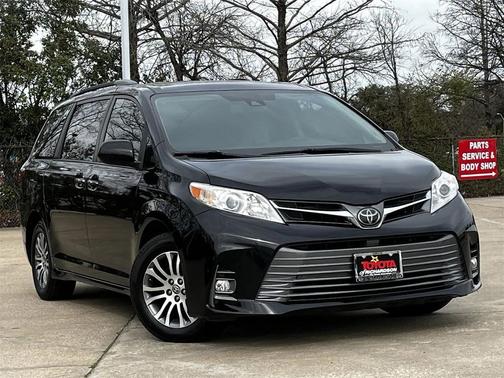 2020 Toyota Sienna XLE Premium