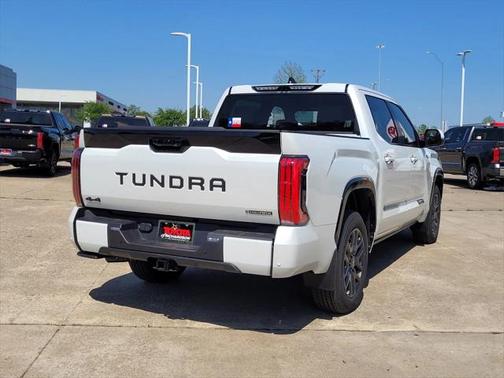 2025 Toyota Tundra Hybrid Platinum