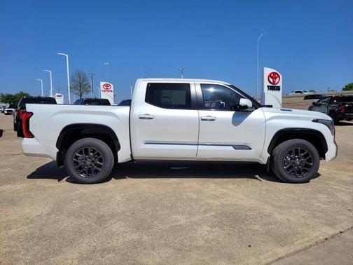2025 Toyota Tundra Hybrid Platinum