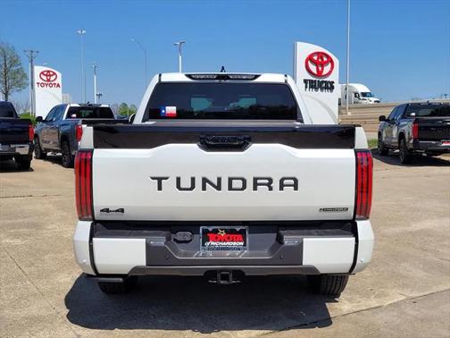 2025 Toyota Tundra Hybrid Platinum