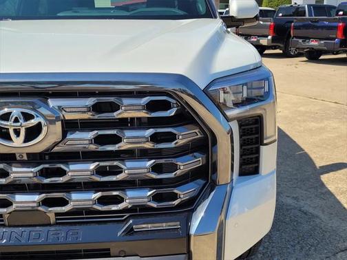 2025 Toyota Tundra Hybrid Platinum
