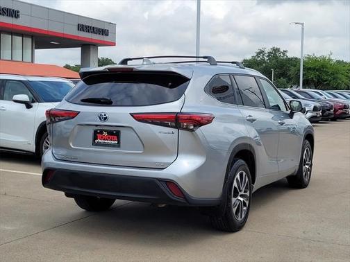 2023 Toyota Highlander Hybrid XLE