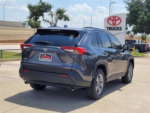 2025 Toyota RAV4 Hybrid LE