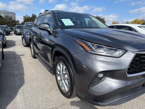 2022 Toyota Highlander Hybrid Limited