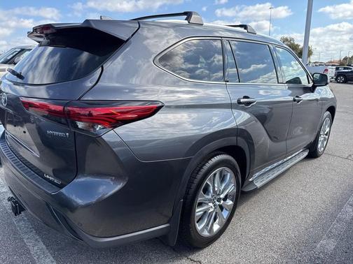 2022 Toyota Highlander Hybrid Limited