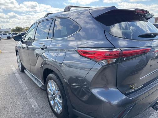 2022 Toyota Highlander Hybrid Limited