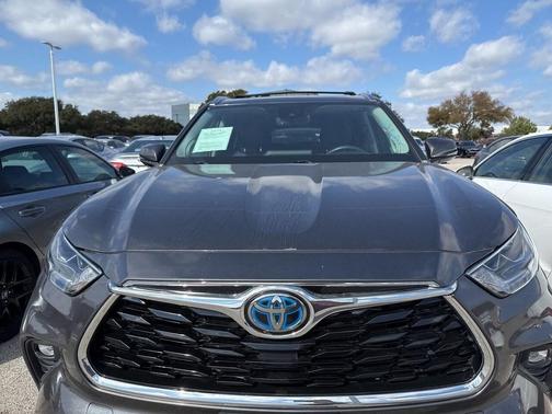 2022 Toyota Highlander Hybrid Limited