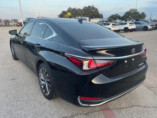 2024 Lexus ES 300h Luxury