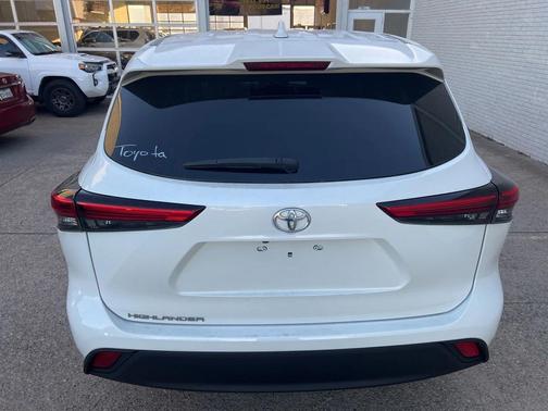 2020 Toyota Highlander L