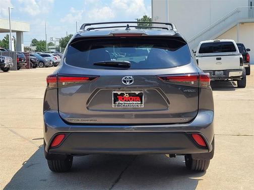 2024 Toyota Highlander Hybrid XLE