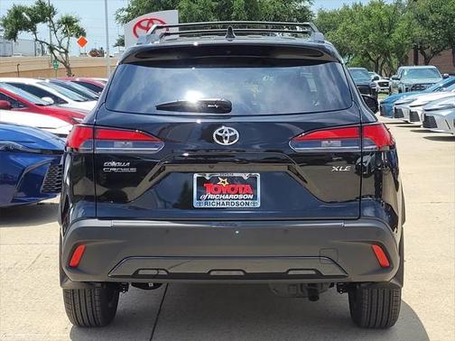2025 Toyota Corolla Cross XLE