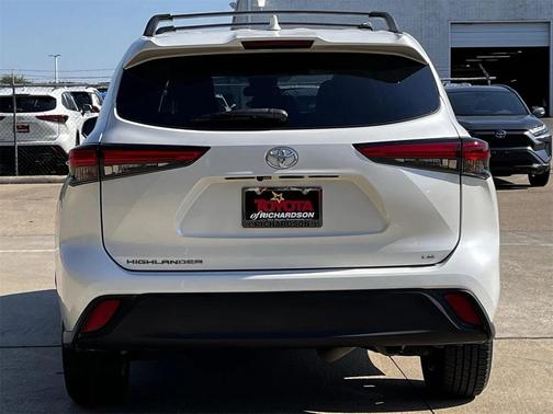 2021 Toyota Highlander LE