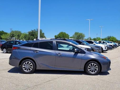 2020 Toyota Prius XLE