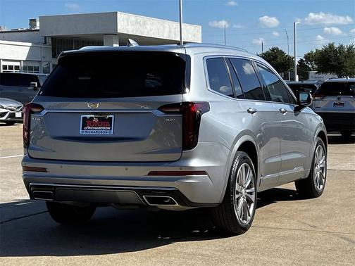 2025 Cadillac XT6 Premium Luxury FWD