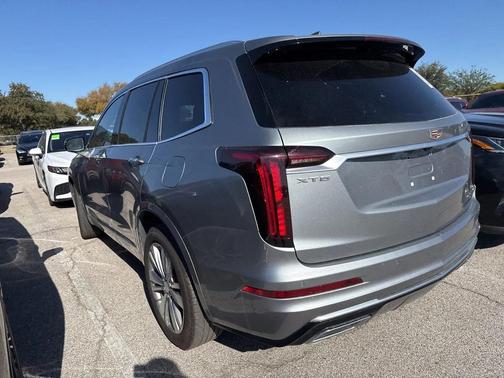 2025 Cadillac XT6 Premium Luxury FWD