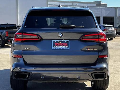 2021 BMW X5 M50i