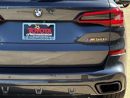 2021 BMW X5 M50i