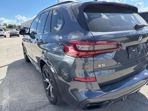 2021 BMW X5 M50i