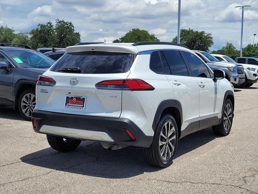 2022 Toyota Corolla Cross XLE