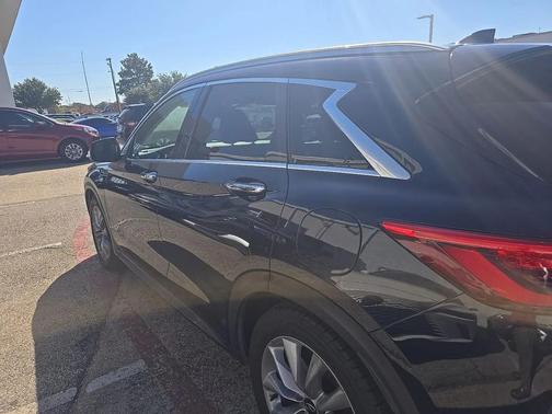 2021 INFINITI QX50 LUXE