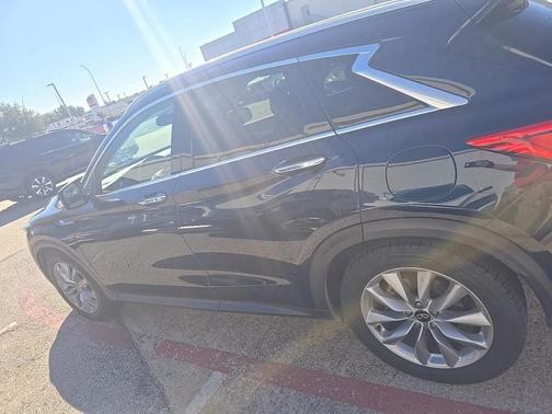 2021 INFINITI QX50 LUXE