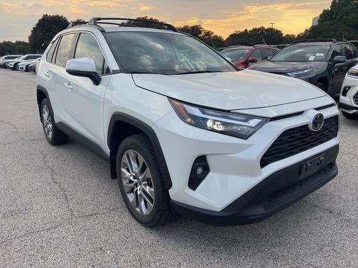 2023 Toyota RAV4 XLE Premium