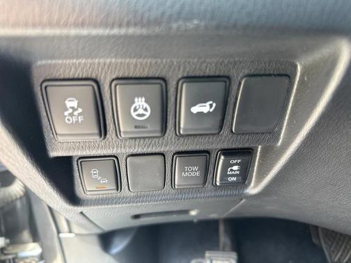 2020 Nissan Pathfinder Platinum 2WD