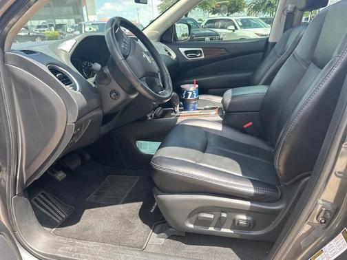 2020 Nissan Pathfinder Platinum 2WD