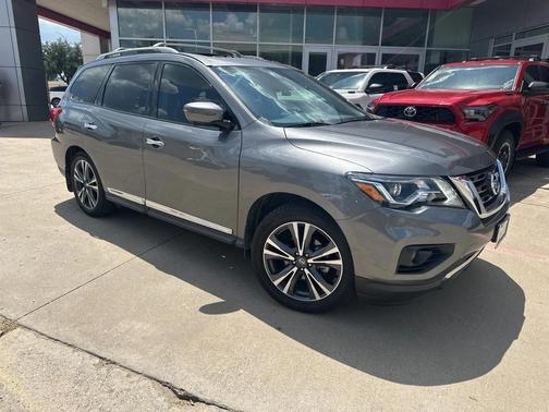 2020 Nissan Pathfinder Platinum 2WD