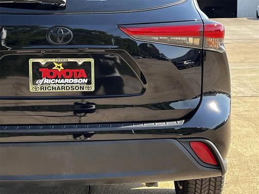 2022 Toyota Highlander L