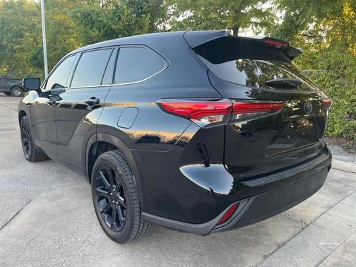 2022 Toyota Highlander L
