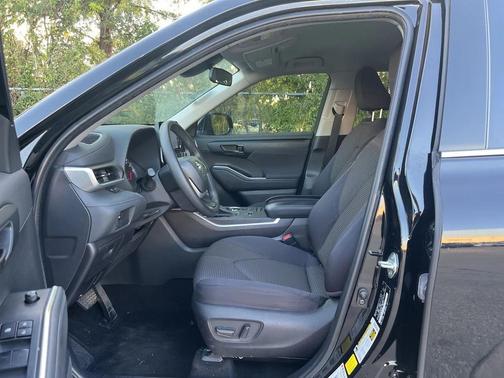 2022 Toyota Highlander L