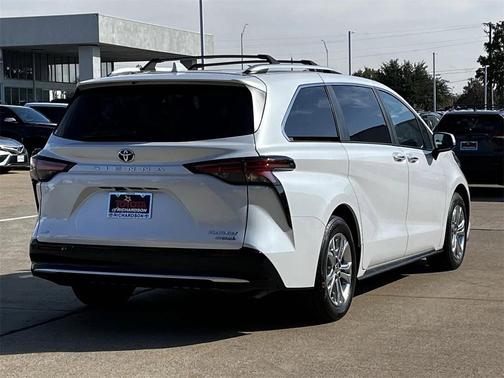 2023 Toyota Sienna Platinum 7 Passenger