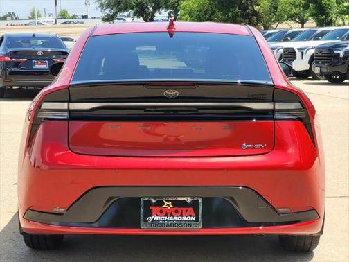 2025 Toyota Prius L