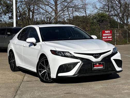 2023 Toyota Camry SE