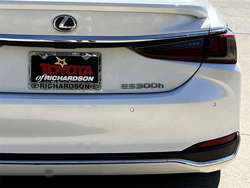 2021 Lexus ES 300h Luxury