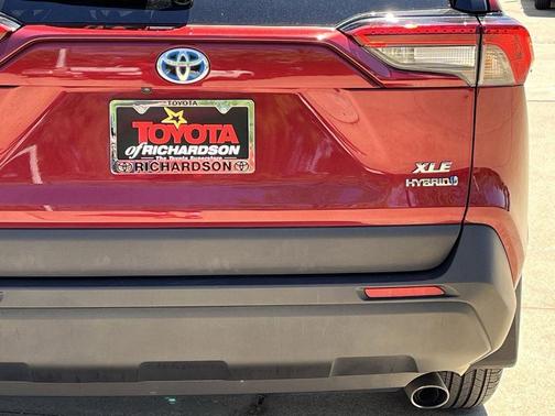 2023 Toyota RAV4 Hybrid XLE Premium