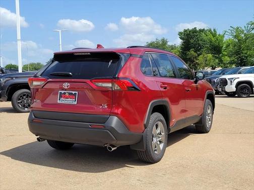 2025 Toyota RAV4 Hybrid LE