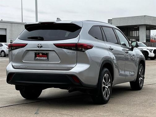 2023 Toyota Highlander Hybrid XLE