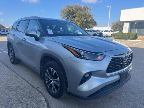 2023 Toyota Highlander Hybrid XLE