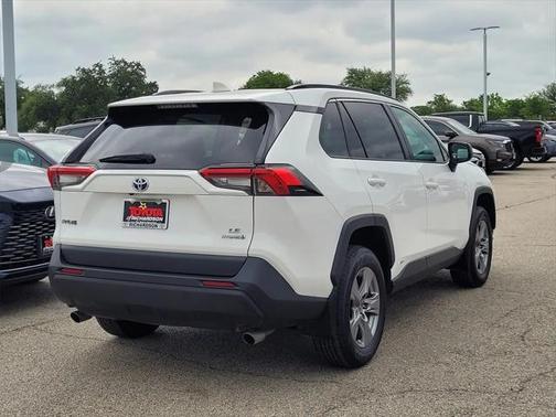 2022 Toyota RAV4 Hybrid LE