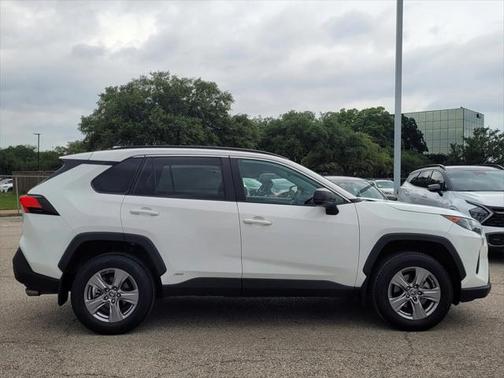 2022 Toyota RAV4 Hybrid LE