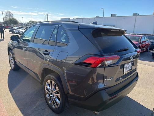 2020 Toyota RAV4 XLE Premium