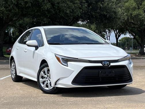 Ice Cap 2024 Toyota Corolla Hybrid LE